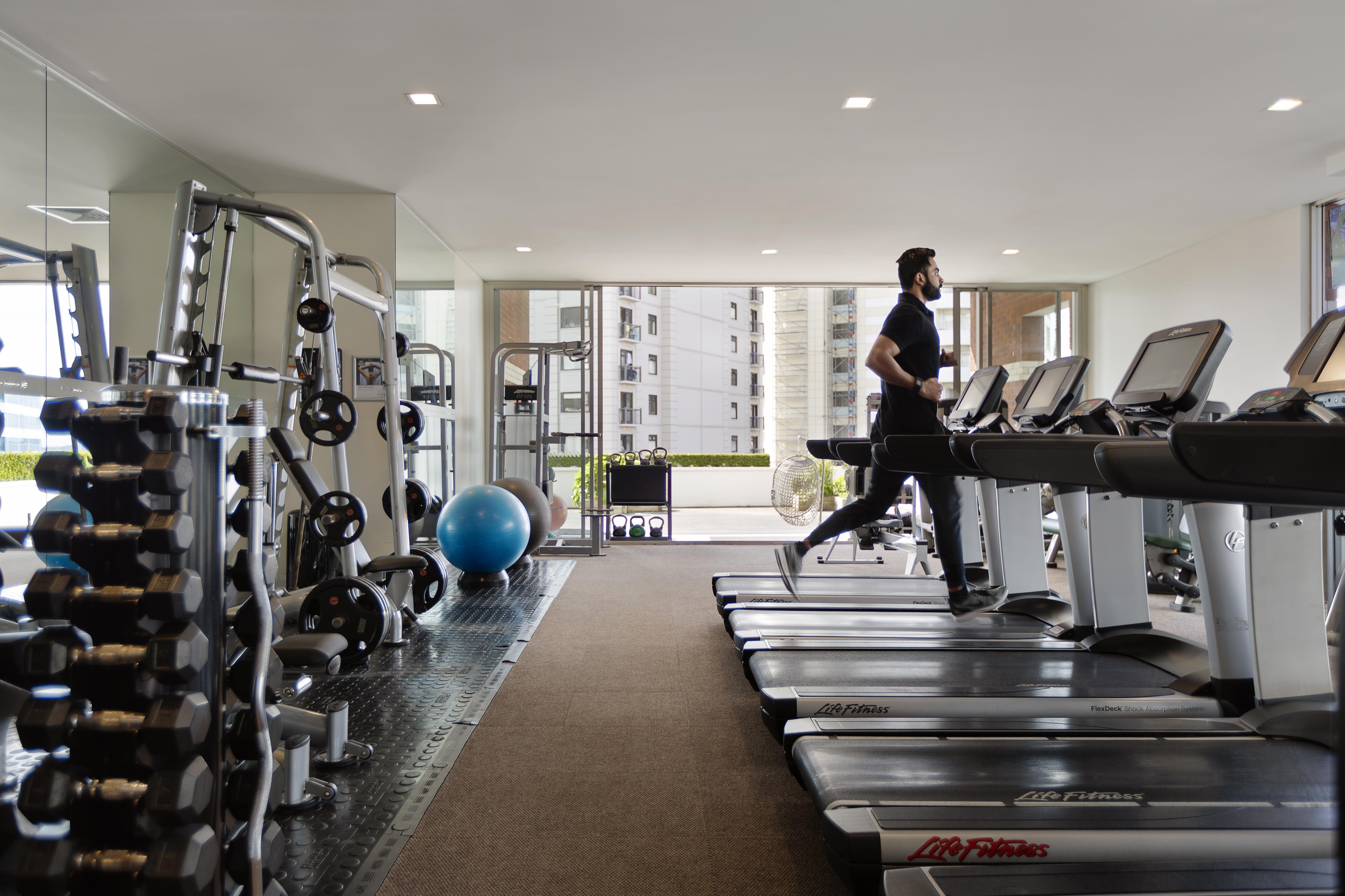 Pullman Auckland Hotel & Apartments Eksteriør billede The gym at The Standard East Village