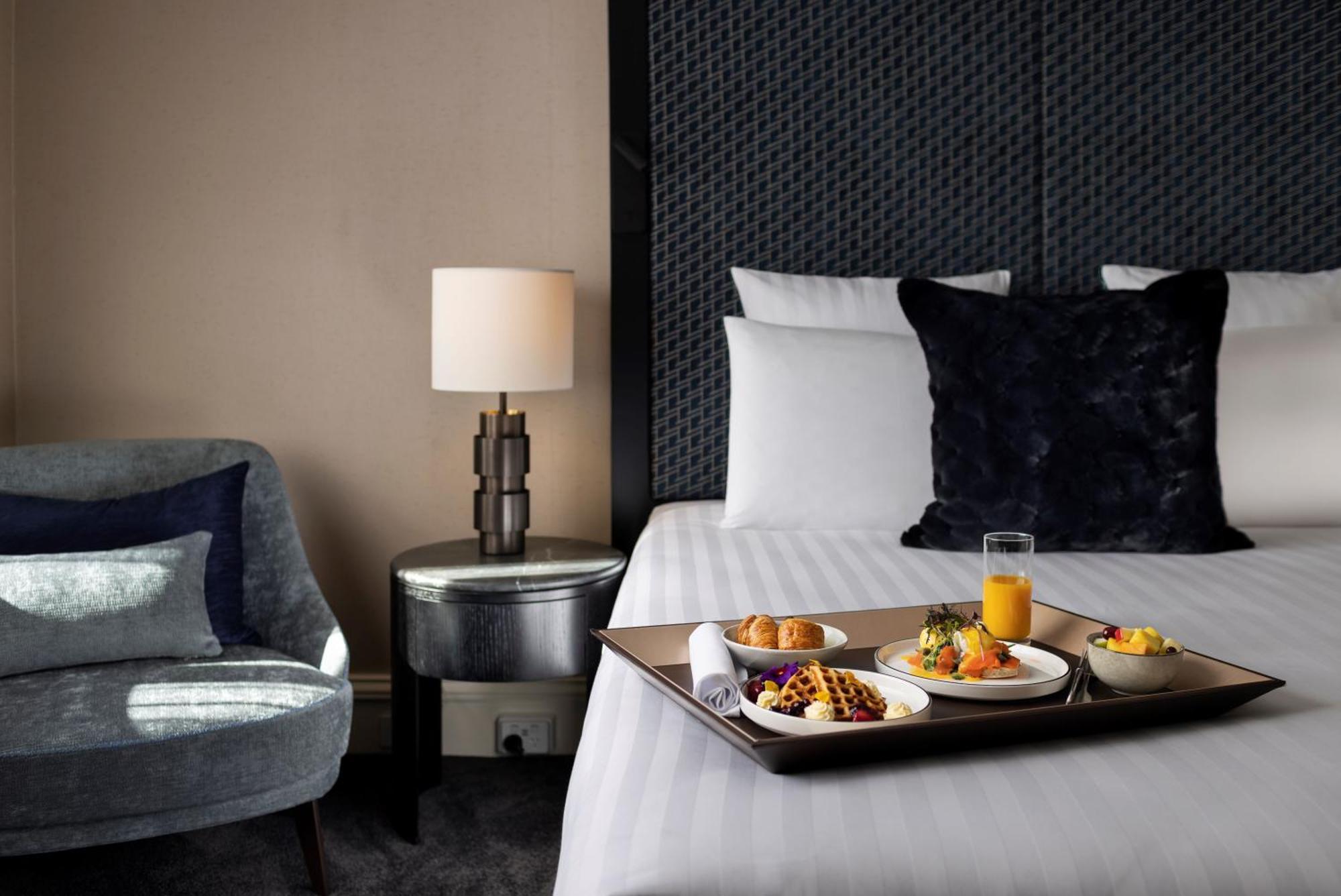 Pullman Auckland Hotel & Apartments Eksteriør billede Room service